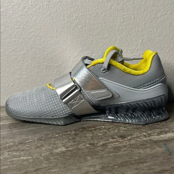 NEW Nike Romaleos 4 Men’s Size Weightlifting Shoes Gray Silver Yellow CD3463-002 - Picture 3 of 8